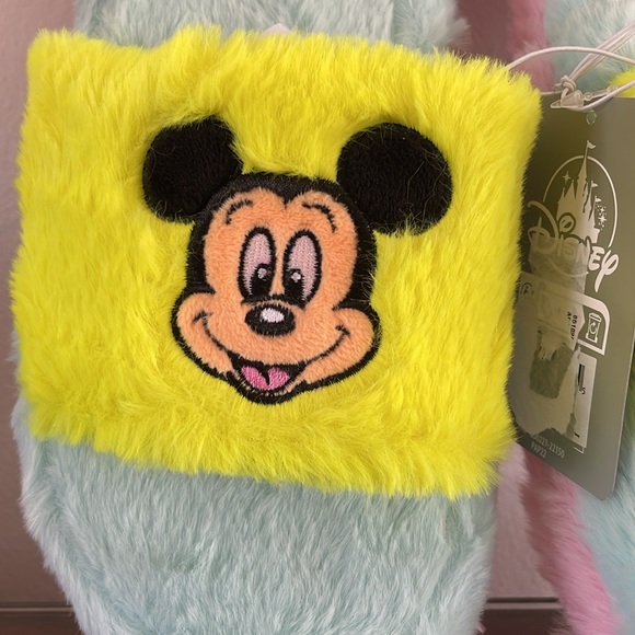 Disney Mickey and Minnie Fuzzy Slippers NWT - Picture 2 of 10